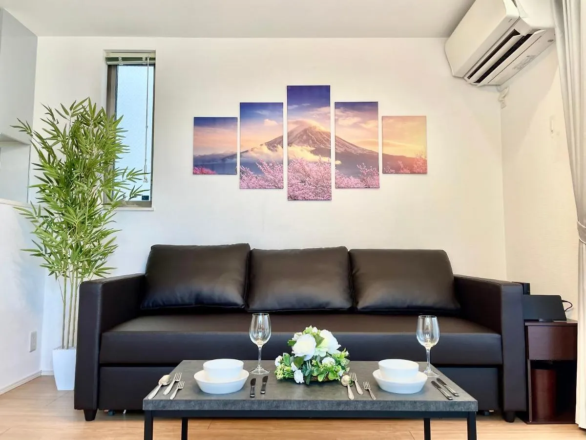 הקונטקטים של Villa Kazumax